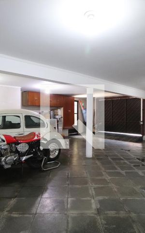 Casa à venda com 286m², 4 quartos e 4 vagasGaragem