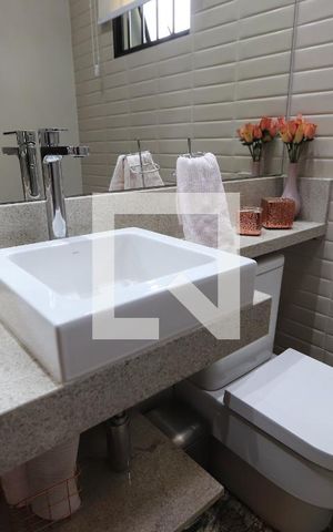 Casa à venda com 286m², 4 quartos e 4 vagasBanheiro Social