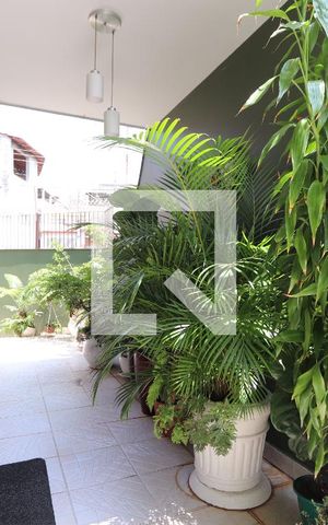 Casa à venda com 286m², 4 quartos e 4 vagasJardim e entrada