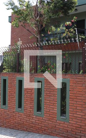 Casa à venda com 286m², 4 quartos e 4 vagasFachada