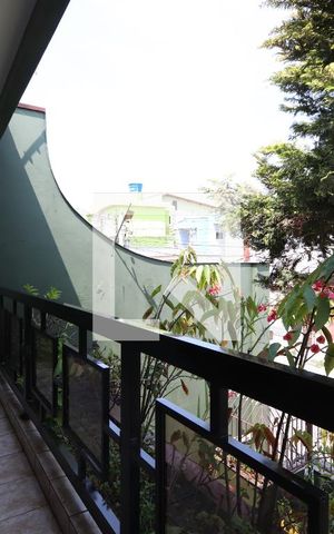 Casa à venda com 286m², 4 quartos e 4 vagasVaranda da suíte