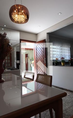 Casa à venda com 286m², 4 quartos e 4 vagasSala de Jantar