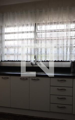 Casa à venda com 286m², 4 quartos e 4 vagasCozinha
