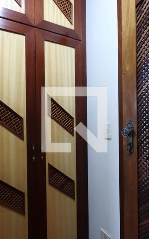 Casa à venda com 286m², 4 quartos e 4 vagasCloset da suíte