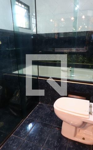 Casa à venda com 286m², 4 quartos e 4 vagasBanheiro da Suíte