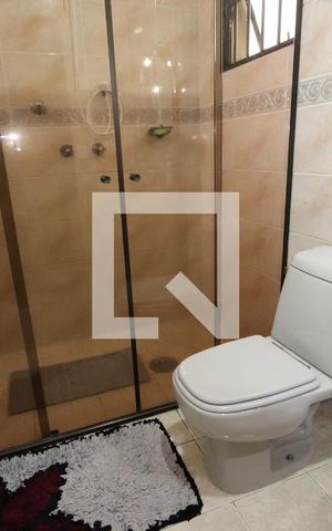 Casa à venda com 286m², 4 quartos e 4 vagasBanheiro Social