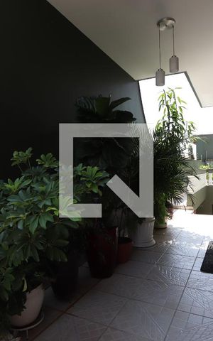 Casa à venda com 286m², 4 quartos e 4 vagasJardim e entrada