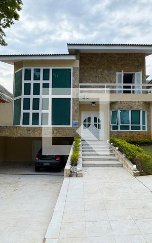 Casa de condomínio à venda com 600m², 4 quartos e 4 vagasFachada