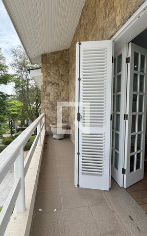 Casa de condomínio à venda com 600m², 4 quartos e 4 vagassacada da Suíte 1