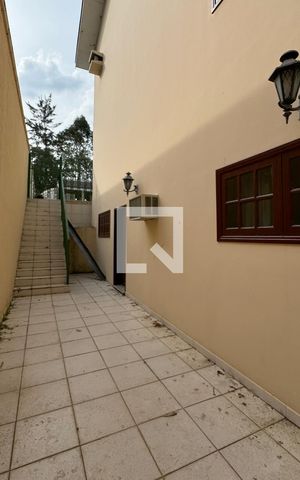 Casa de condomínio à venda com 600m², 4 quartos e 4 vagasCorredor