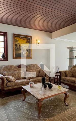 Casa de condomínio à venda com 600m², 4 quartos e 4 vagasSala