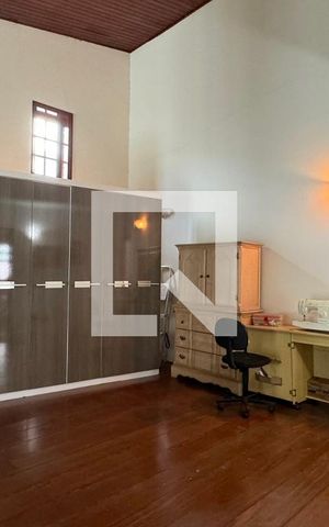 Casa de condomínio à venda com 600m², 4 quartos e 4 vagasSala de TV