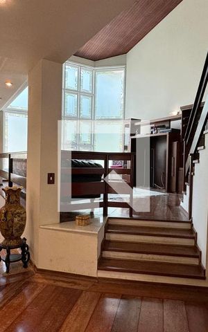 Casa de condomínio à venda com 600m², 4 quartos e 4 vagasEntrada