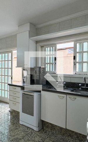 Casa de condomínio à venda com 600m², 4 quartos e 4 vagasCozinha