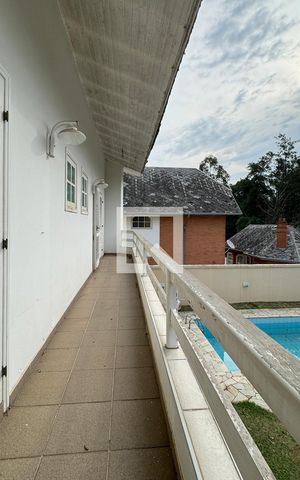 Casa de condomínio à venda com 600m², 4 quartos e 4 vagassacada da Suíte 3