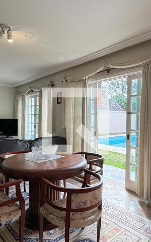 Casa de condomínio à venda com 600m², 4 quartos e 4 vagasSala