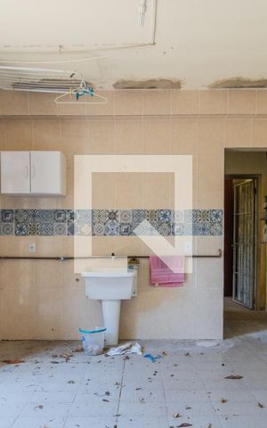 Casa à venda com 310m², 3 quartos e 3 vagas Casa à venda com 310m², 3 quartos e 3 vagasChurrasqueira