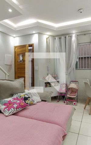 Casa de condomínio à venda com 65m², 2 quartos e 1 vaga Casa de condomínio à venda com 65m², 2 quartos e 1 vagaSala