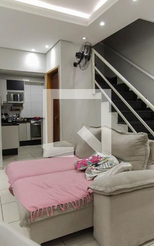 Casa de condomínio à venda com 65m², 2 quartos e 1 vaga Casa de condomínio à venda com 65m², 2 quartos e 1 vagaSala