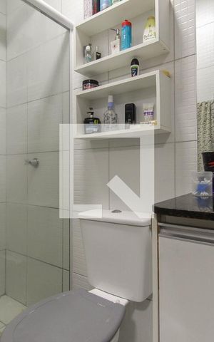 Casa de condomínio à venda com 65m², 2 quartos e 1 vaga Casa de condomínio à venda com 65m², 2 quartos e 1 vagaBanheiro