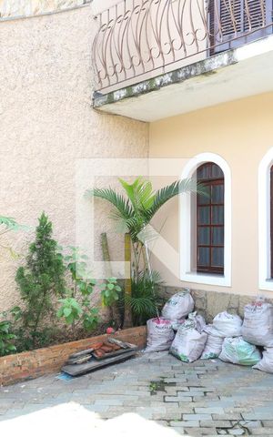 Casa à venda com 90m², 2 quartos e 2 vagasGaragem