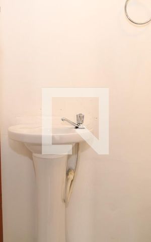 Casa à venda com 90m², 2 quartos e 2 vagasBanheiro 2 - Lavabo