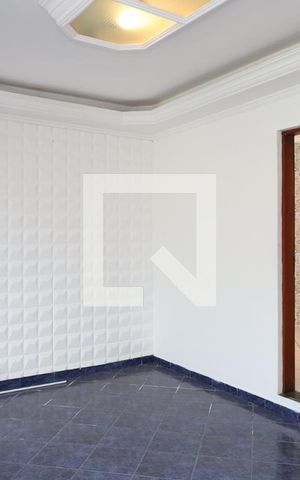Casa à venda com 90m², 2 quartos e 2 vagasSala