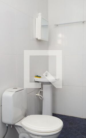 Casa à venda com 90m², 2 quartos e 2 vagasBanheiro 1