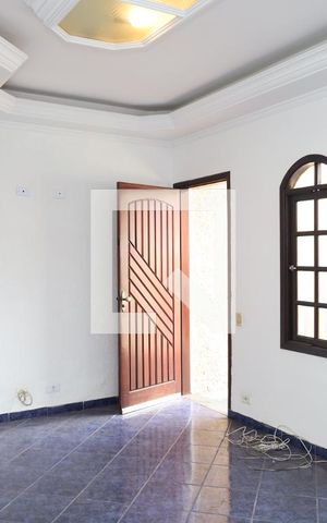 Casa à venda com 90m², 2 quartos e 2 vagasSala