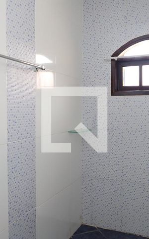 Casa à venda com 90m², 2 quartos e 2 vagasBanheiro 1