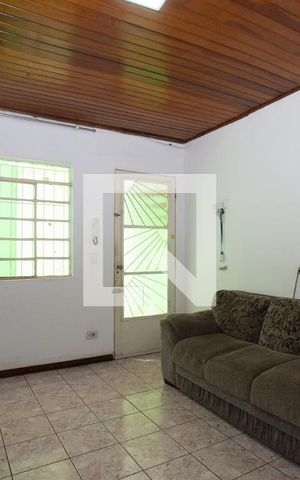 Casa à venda com 127m², 4 quartos e 3 vagas Casa à venda com 127m², 4 quartos e 3 vagasSala
