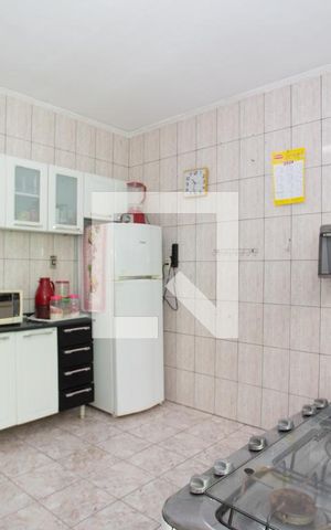 Casa à venda com 127m², 4 quartos e 3 vagas Casa à venda com 127m², 4 quartos e 3 vagasCozinha