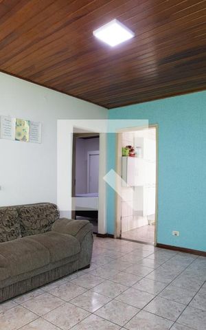 Casa à venda com 127m², 4 quartos e 3 vagas Casa à venda com 127m², 4 quartos e 3 vagasSala