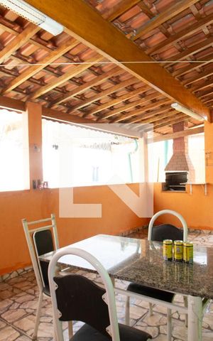 Casa à venda com 127m², 4 quartos e 3 vagas Casa à venda com 127m², 4 quartos e 3 vagasÁrea externa
