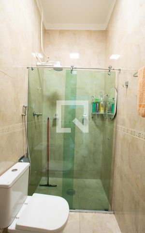 Casa à venda com 127m², 4 quartos e 3 vagas Casa à venda com 127m², 4 quartos e 3 vagasBanheiro