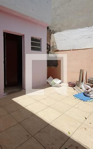 Casa para alugar com 193m², 4 quartos e 7 vagas Casa para alugar com 193m², 4 quartos e 7 vagasQuintal - fundo