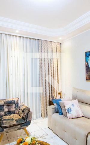 Casa à venda com 350m², 3 quartos e 2 vagas Casa à venda com 350m², 3 quartos e 2 vagasSala