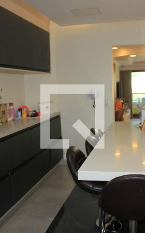 Apartamento à venda com 170m², 3 quartos e 2 vagasCozinha