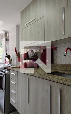 Apartamento à venda com 60m², 2 quartos e 1 vaga Apartamento à venda com 60m², 2 quartos e 1 vagaCozinha - Armários