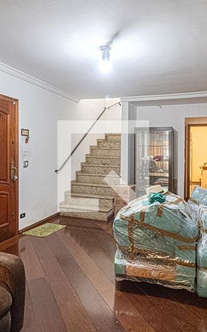 Casa à venda com 172m², 4 quartos e 3 vagas Casa à venda com 172m², 4 quartos e 3 vagasSala