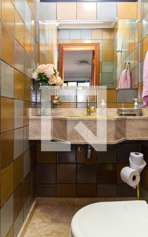 Apartamento à venda com 197m², 4 quartos e 3 vagasBanheiro 4