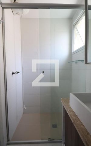 Apartamento à venda com 76m², 2 quartos e 2 vagasBanheiro da Suíte