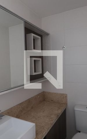 Apartamento à venda com 76m², 2 quartos e 2 vagasBanheiro da Suíte
