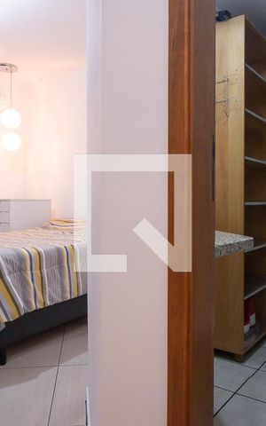 Apartamento para alugar com 65m², 2 quartos e 1 vagaSuíte