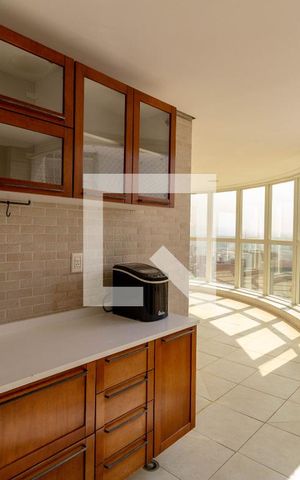 Apartamento à venda com 366m², 4 quartos e 6 vagas Apartamento à venda com 366m², 4 quartos e 6 vagasVaranda Gourmet
