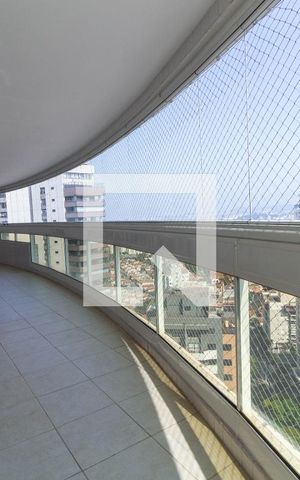 Apartamento à venda com 366m², 4 quartos e 6 vagas Apartamento à venda com 366m², 4 quartos e 6 vagasVaranda