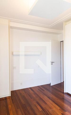 Apartamento à venda com 366m², 4 quartos e 6 vagas Apartamento à venda com 366m², 4 quartos e 6 vagasSuíte 4