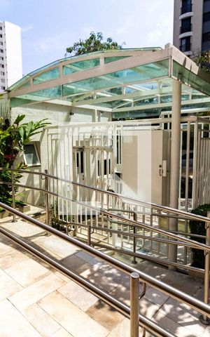 Apartamento à venda com 366m², 4 quartos e 6 vagas Apartamento à venda com 366m², 4 quartos e 6 vagasEntrada - Rampa de Acesso
