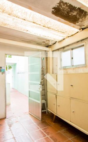 Casa para alugar com 177m², 2 quartos e 2 vagas Casa para alugar com 177m², 2 quartos e 2 vagasÁrea de serviço