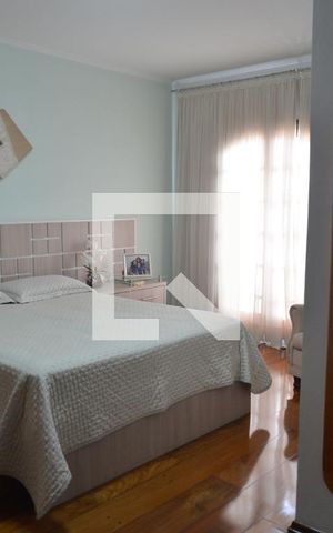 Casa à venda com 211m², 3 quartos e 3 vagasQuarto Suite 2